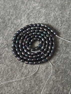 Crafting- Freshwater Baroque Unfinished Strand Peacock Black Pearls 105 Count